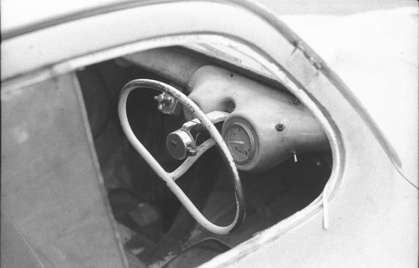 (04-3d)(166-25) 1957 Fuji Cabin Scooter.jpg